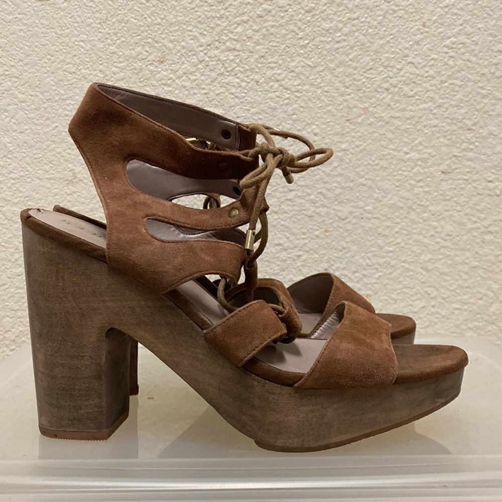 Hinge Wood Heel Lace up Sandal 8.5 - Picture 4 of 8